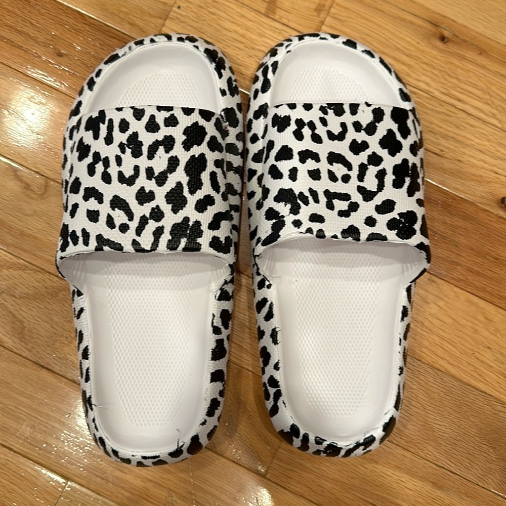 Leopard Comfy Slide